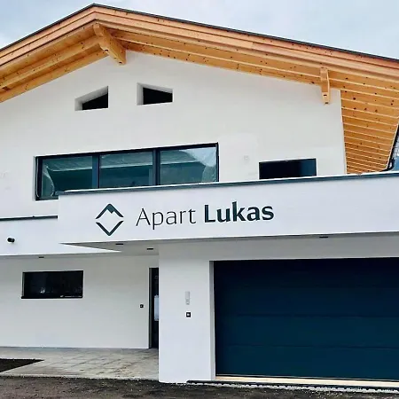 Lukas *