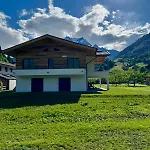 Lukas Apartmán *
